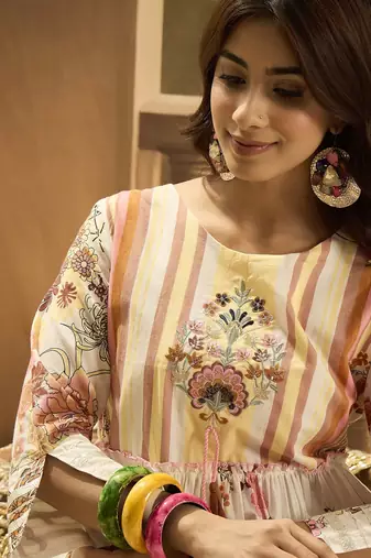 Women floral printed cotton kurta with sharara