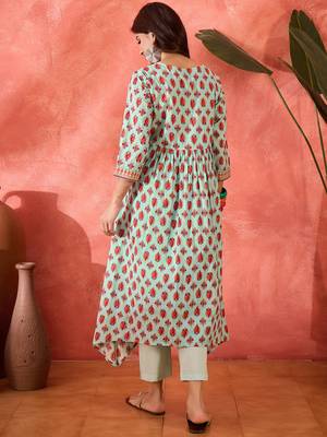 Women ethnic motifs printed cotton kurta with trousers 2