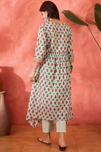 Women ethnic motifs printed cotton kurta with trousers