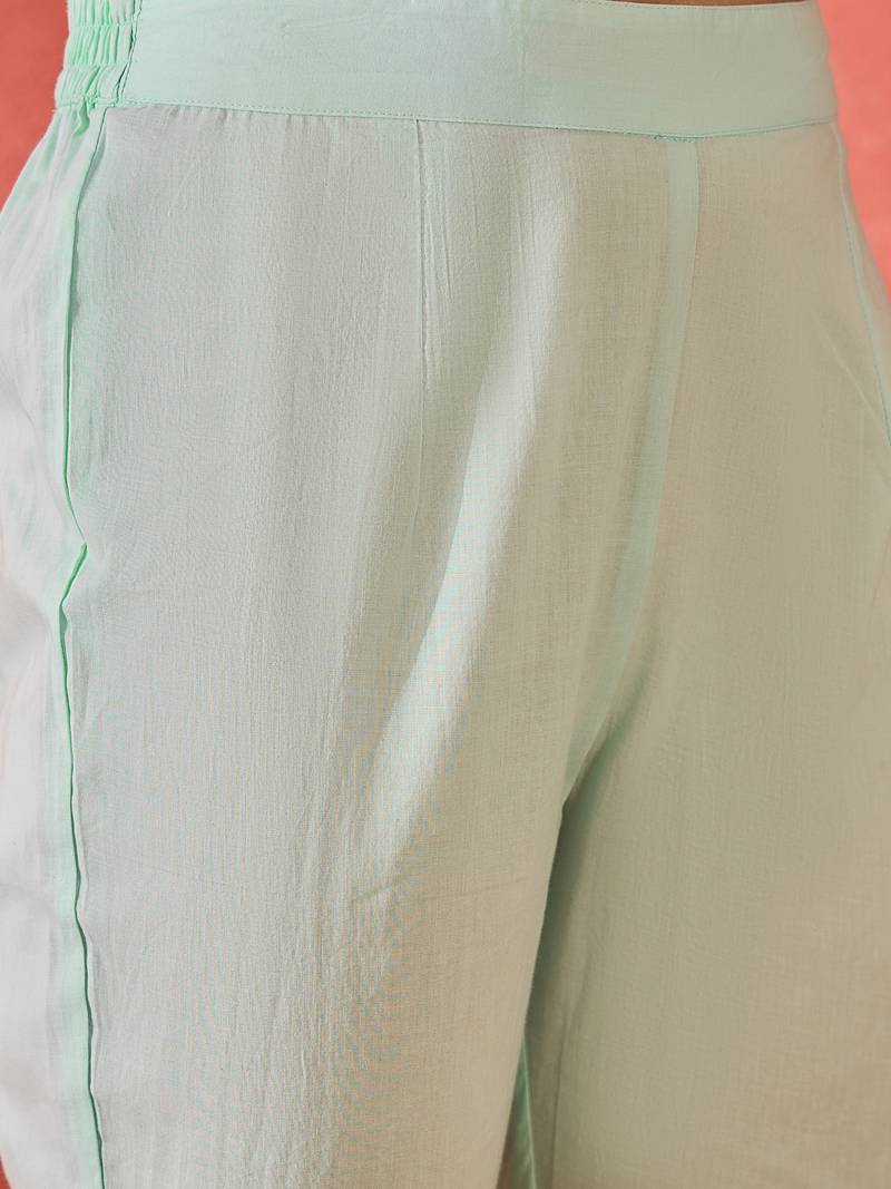 Women ethnic motifs printed cotton kurta with trousers