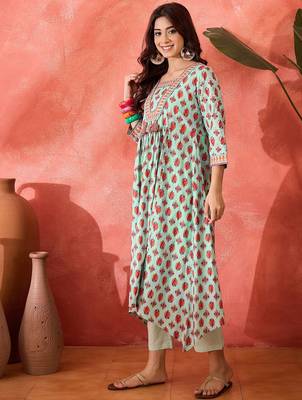 Women ethnic motifs printed cotton kurta with trousers 4