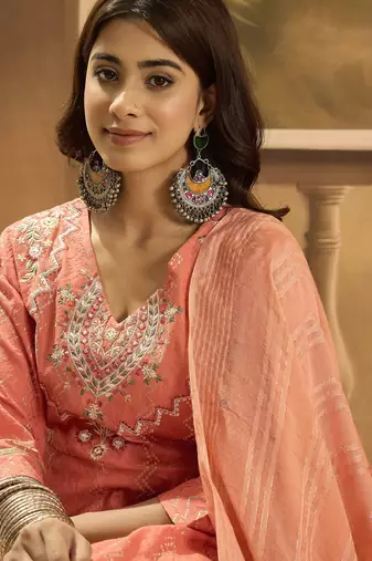 Women ethnic motifs embroidered cotton kurta with sharara & dupatta