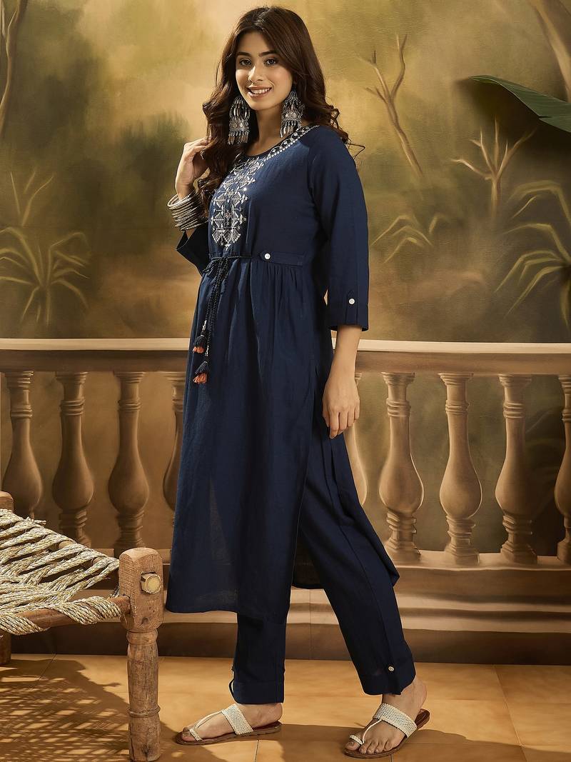 Women ethnic motifs embroidered kurta with trousers
