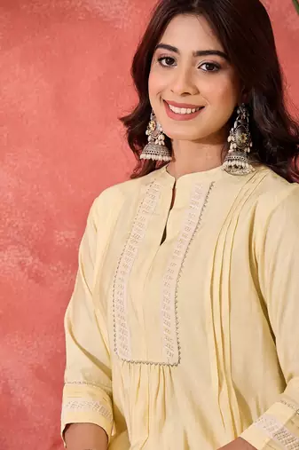 Women solid kurta with trousers