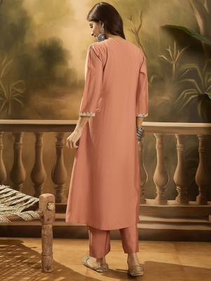 Women solid embroidered kurta with trousers 2