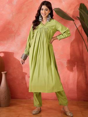 Women solid kurta with trousers 1