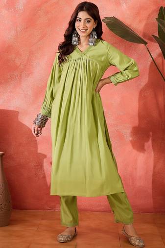 Women solid kurta with trousers