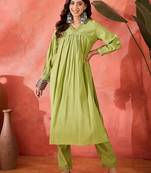Women solid kurta with trousers