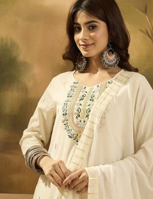 Women solid embroidered cotton kurta with trousers & dupatta 5
