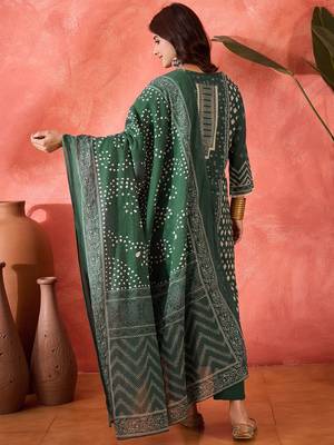 Women floral printed cotton kurta with trousers & dupatta 2