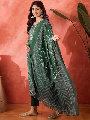 Women floral printed cotton kurta with trousers & dupatta 4