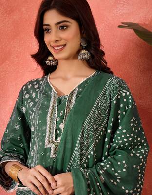 Women floral printed cotton kurta with trousers & dupatta 5