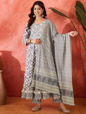Women ethnic motifs printed cotton kurta with trousers & dupatta 1