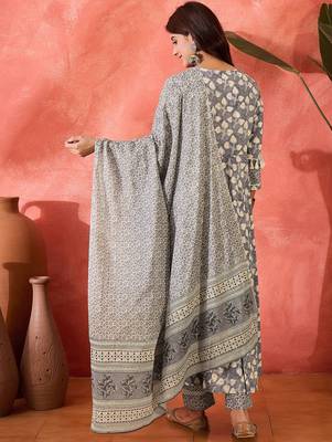 Women ethnic motifs printed cotton kurta with trousers & dupatta 2
