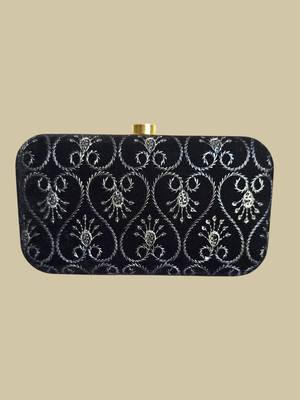 Black embroidered party clutch 2