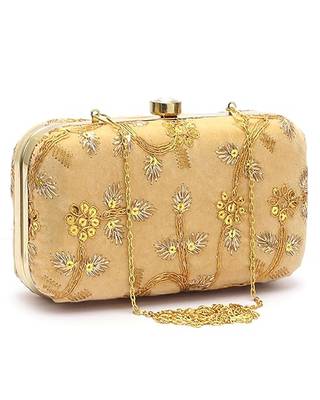 Golden embroiderede party clutch 1