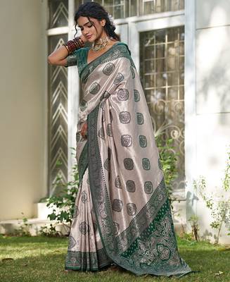 D green silk blend woven saree with blouse 3