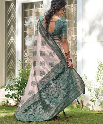 D green silk blend woven saree with blouse 4