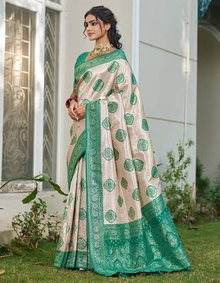 Green silk blend woven saree with blouse 3