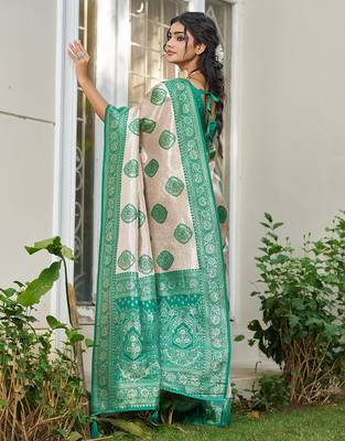 Green silk blend woven saree with blouse 4