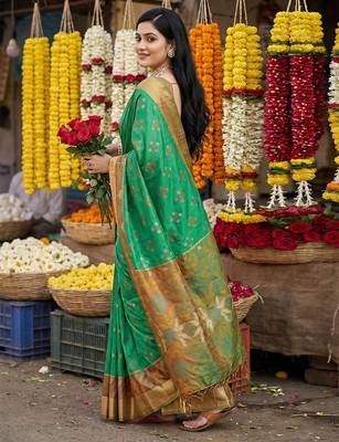 Green pochampally silk woven saree with blouse 3