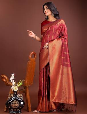 Maroon banarasi silk woven saree with blouse 3