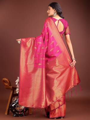 Pink banarasi silk woven saree with blouse 4