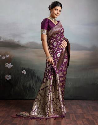Purple silk blend woven saree with blouse 3
