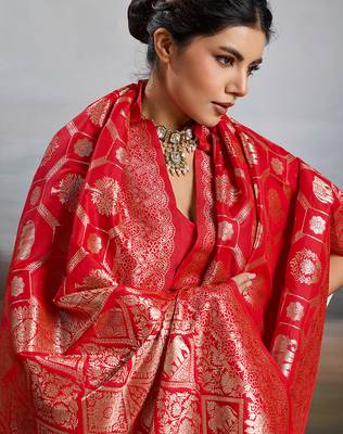 Red silk blend woven saree with blouse 2