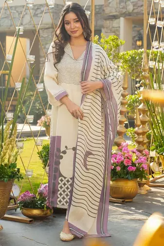Women's Gorgeous Printed Work Muslin Fabric Straight Kurta Pant and Dupatta Set