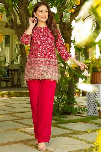 Dark pink heavy crepe silk heavy thread embroidery sequins work  co-ord set