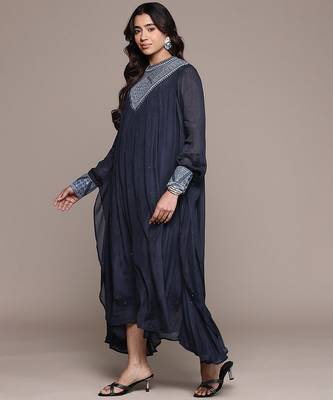 Blue embroidered chinon dress 2