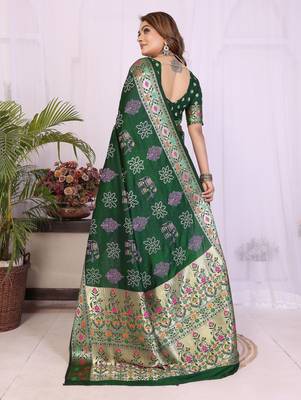 Green dola silk bandhej print zari weaving saree with matching blouse piece 2