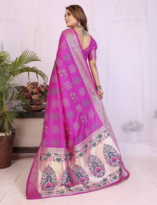 Pink dola silk bandhej print zari weaving saree with matching blouse piece 2