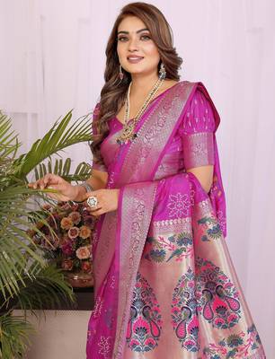 Pink dola silk bandhej print zari weaving saree with matching blouse piece 4