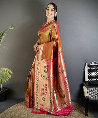 Women peach ikkat floral motifs lichi silk blend saree 2