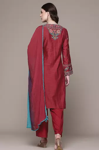 Red embroidered chanderi kurta set