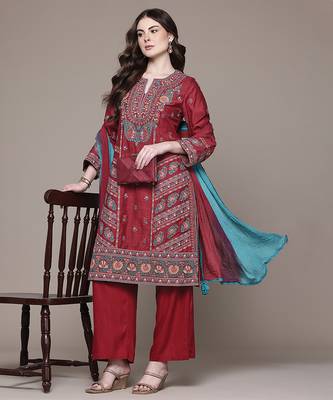 Red embroidered chanderi kurta set 4