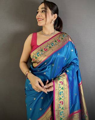 Women blue ikkat floral motifs lichi silk blend saree 4
