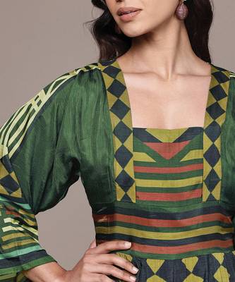 Green printed viscose gown 5
