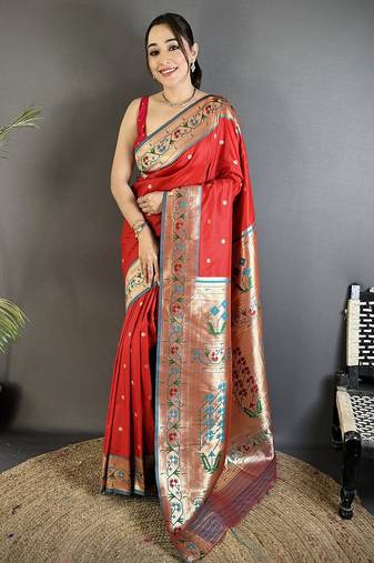 Women red ikkat floral motifs lichi silk saree