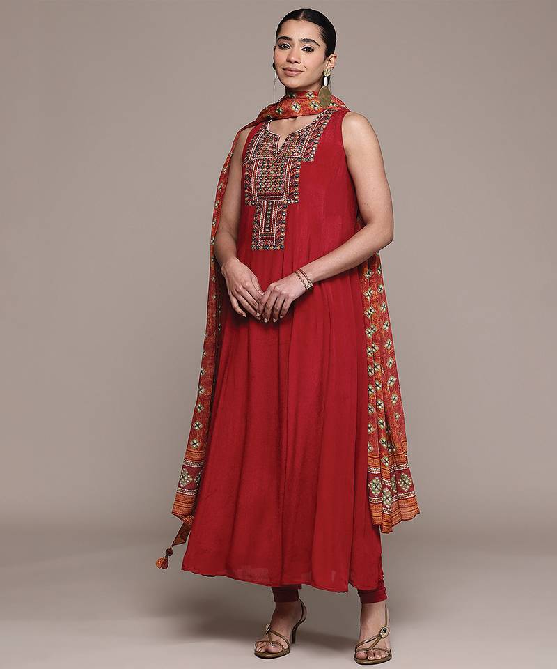 Maroon embroidered viscose kurta set