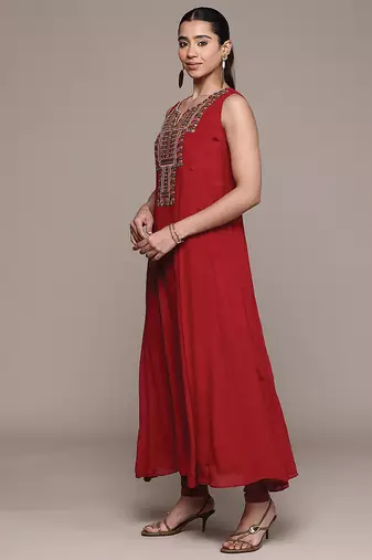 Maroon embroidered viscose kurta set