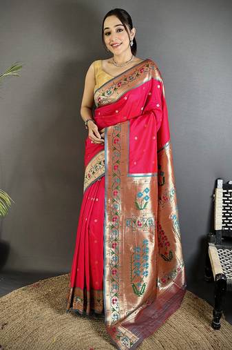 Women crimson ikkat floral motifs lichi silk saree