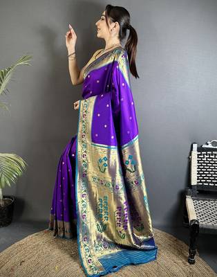 Women purple ikkat floral motifs lichi silk blend saree 2