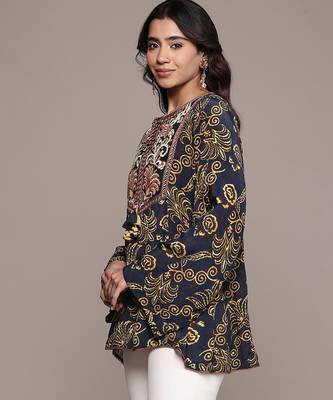 Black printed crepe kurti 2