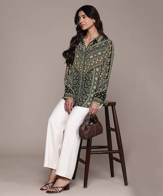 Black printed crepe shirt 4