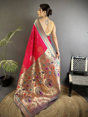 Women rani pink peacock&floral motifs lichi silk blend saree 3