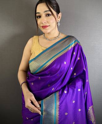 Women purple peacock&floral motifs lichi silk blend saree 4