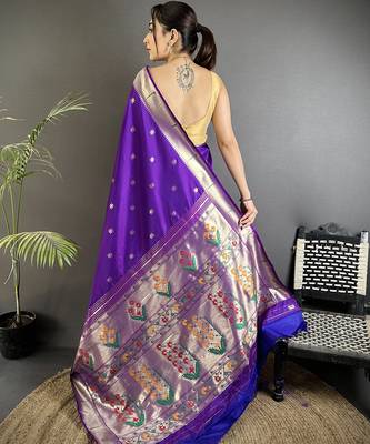 Women purple floral ikkat motifs lichi silk blend saree 3